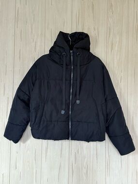 Zara Women Hooded Puffer Jacket in Navy, Size S
